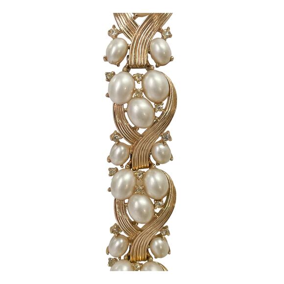 1960s Trifari Gold Plate Faux Pearl White Crystal Gorgeous Glam Link Bracelet - Picture 4 of 6